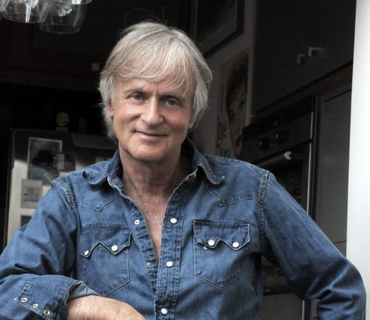 Sanary : Dave avec ses musiciens