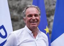 Un sondage et une première réaction