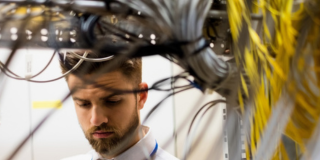 Entreprises : êtes-vous éligible à l’aide aux travaux de raccordement à la fibre optique ?