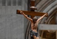 Le pape est simplement chrétien