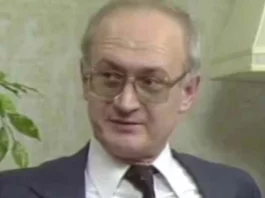 Yuri Bezmenov, vous connaissez ?